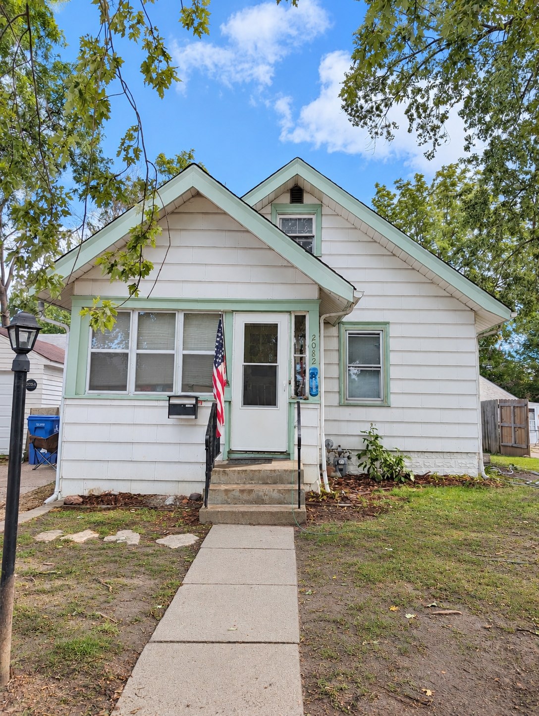 2082 Manitou Ave, St Paul, MN